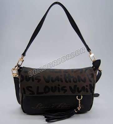 Louis Vuitton M96820 black