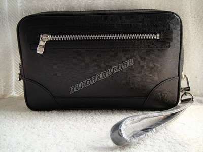 Louis Vuitton M31142 black