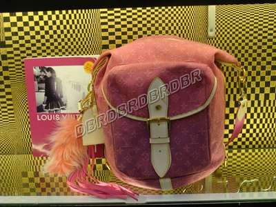 Louis Vuitton M95872 pink