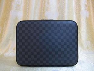 Louis Vuitton N58023 black