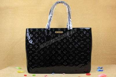 Louis Vuitton M91649 black