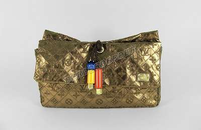 Louis Vuitton M95993 Clutch gold