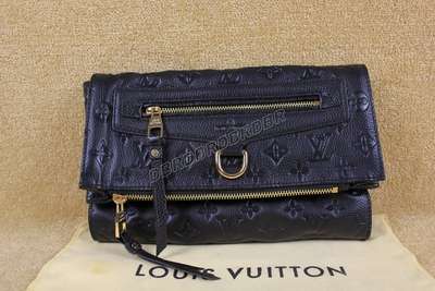 Louis Vuitton M93425 black