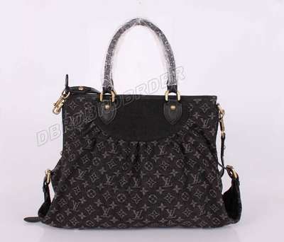 Louis Vuitton M95352 black